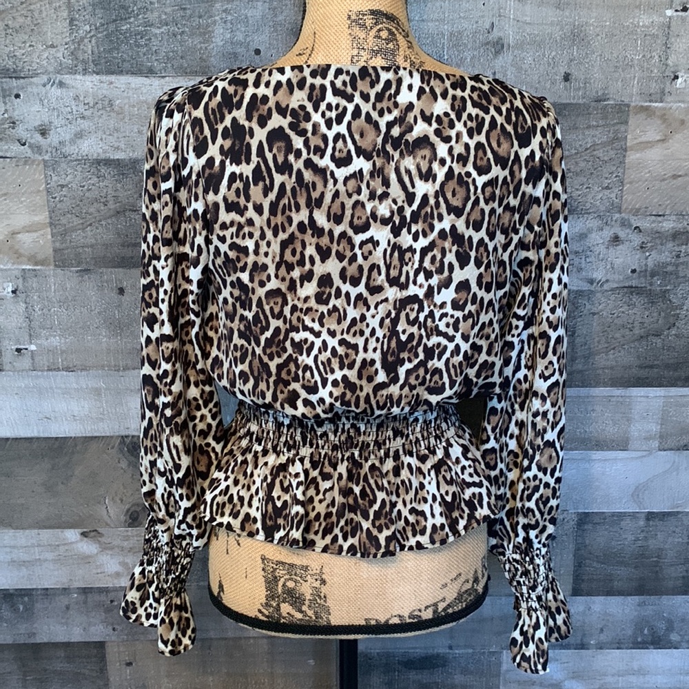 Shinestar Leopard Top - Picture 13 of 14